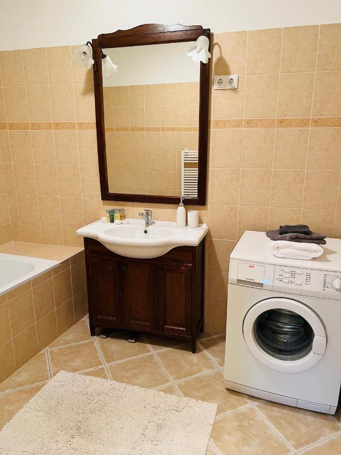 Apartament Elit Medences *